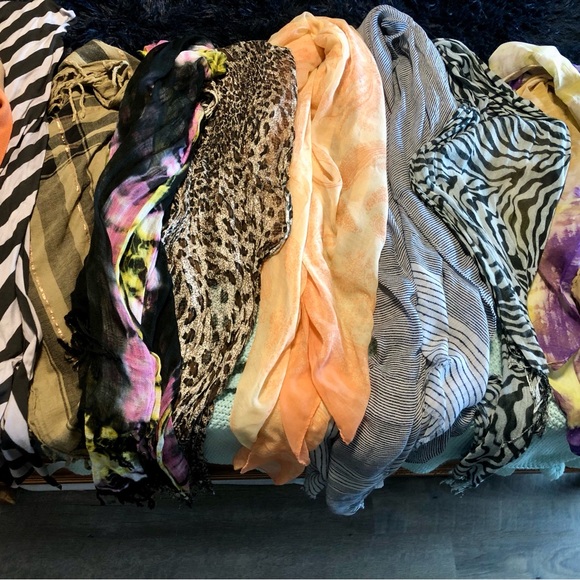 Fashion scarves lot - Picture 1 of 4